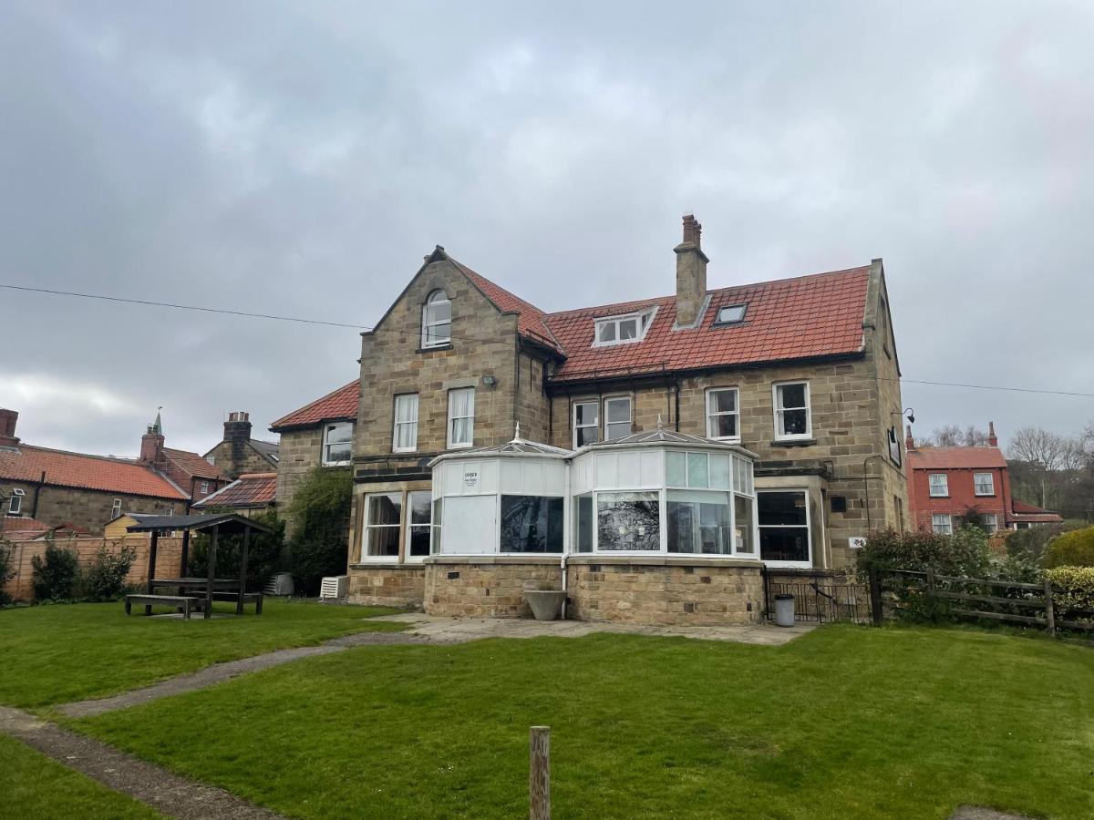 The Fylingdales Inn Robin Hood's Bay Exteriér fotografie